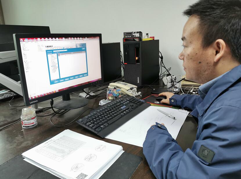 “穿搭”二維碼，浙江慈溪市供電公司工程檔案數(shù)字化，讓資料“動”起來