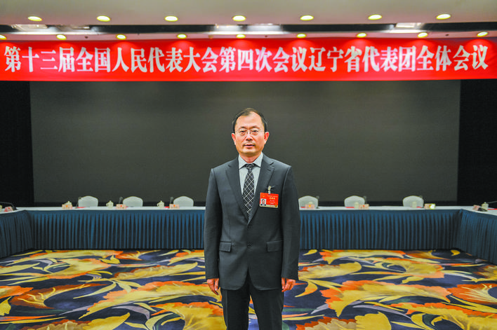 國(guó)人大代表 國(guó)網(wǎng)遼寧省電力有限公司董事長(zhǎng)、黨委書記石玉東：加強(qiáng)能源互濟(jì) 促進(jìn)能源互聯(lián)網(wǎng)發(fā)展