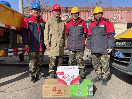 烏海電業(yè)局配電帶電作業(yè)處助力“煤改電”，送溫暖進(jìn)現(xiàn)場(chǎng)