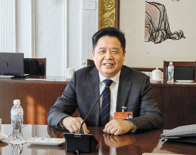 加快能源技術(shù)創(chuàng)新 促進成果轉(zhuǎn)化——訪全國人大代表、中國科學院寧波材料技術(shù)與工程研究所所長黃政仁