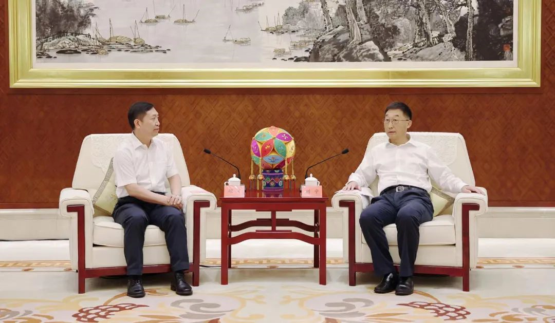 中核集團(tuán)總經(jīng)理、黨組副書記顧軍拜會(huì)廣西壯族自治區(qū)黨委書記劉寧
