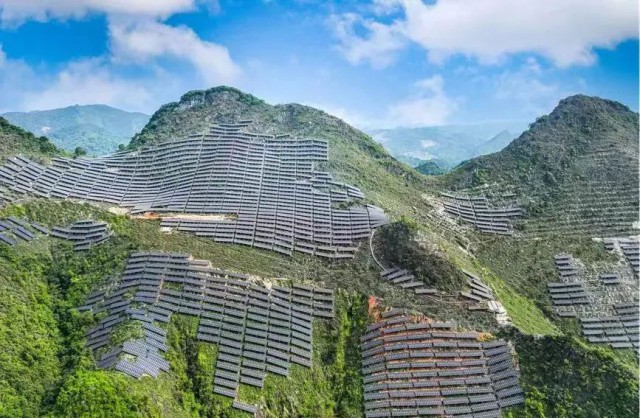 全國首例！吉電股份“大容量、高坡度”集中式山地光伏項(xiàng)目并網(wǎng)