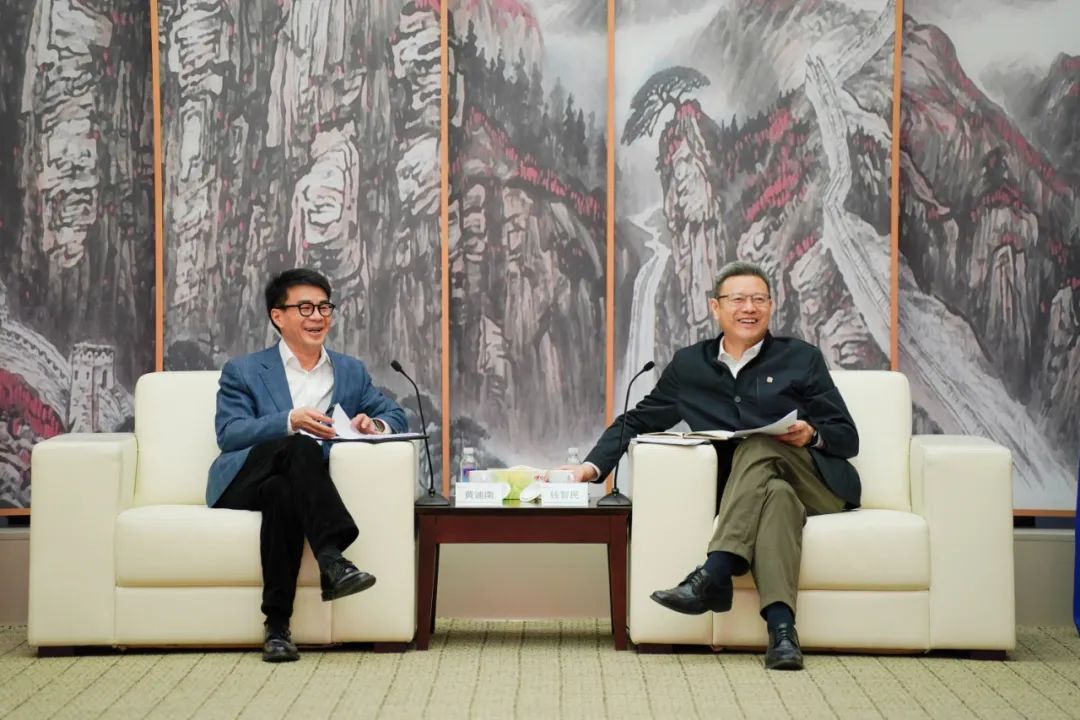 國家電投黨組書記、董事長錢智民會(huì)見申能集團(tuán)黨委書記、董事長黃迪南