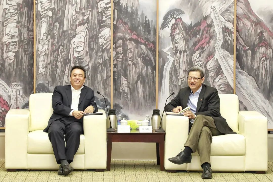 國(guó)家電投黨組書記、董事長(zhǎng)錢智民會(huì)見哈電集團(tuán)黨委書記、董事長(zhǎng)曹志安