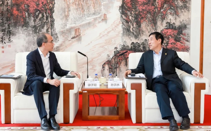 中國(guó)能建黨委副書記、總經(jīng)理孫洪水與中興通訊總裁徐子陽(yáng)會(huì)談