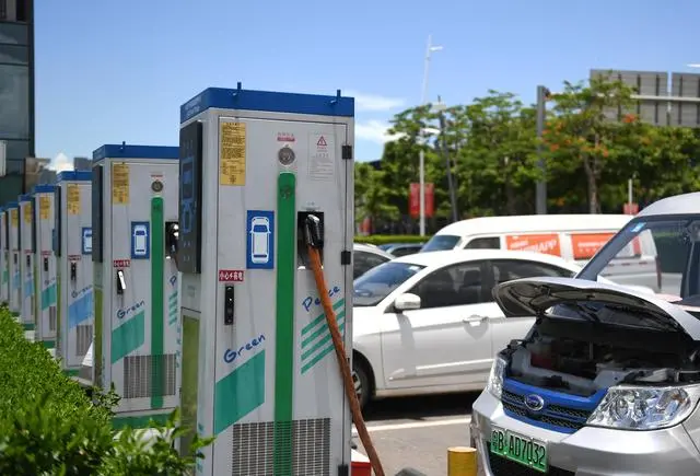 中國電動車企駛?cè)肴毡尽八{(lán)?！笔袌? width=