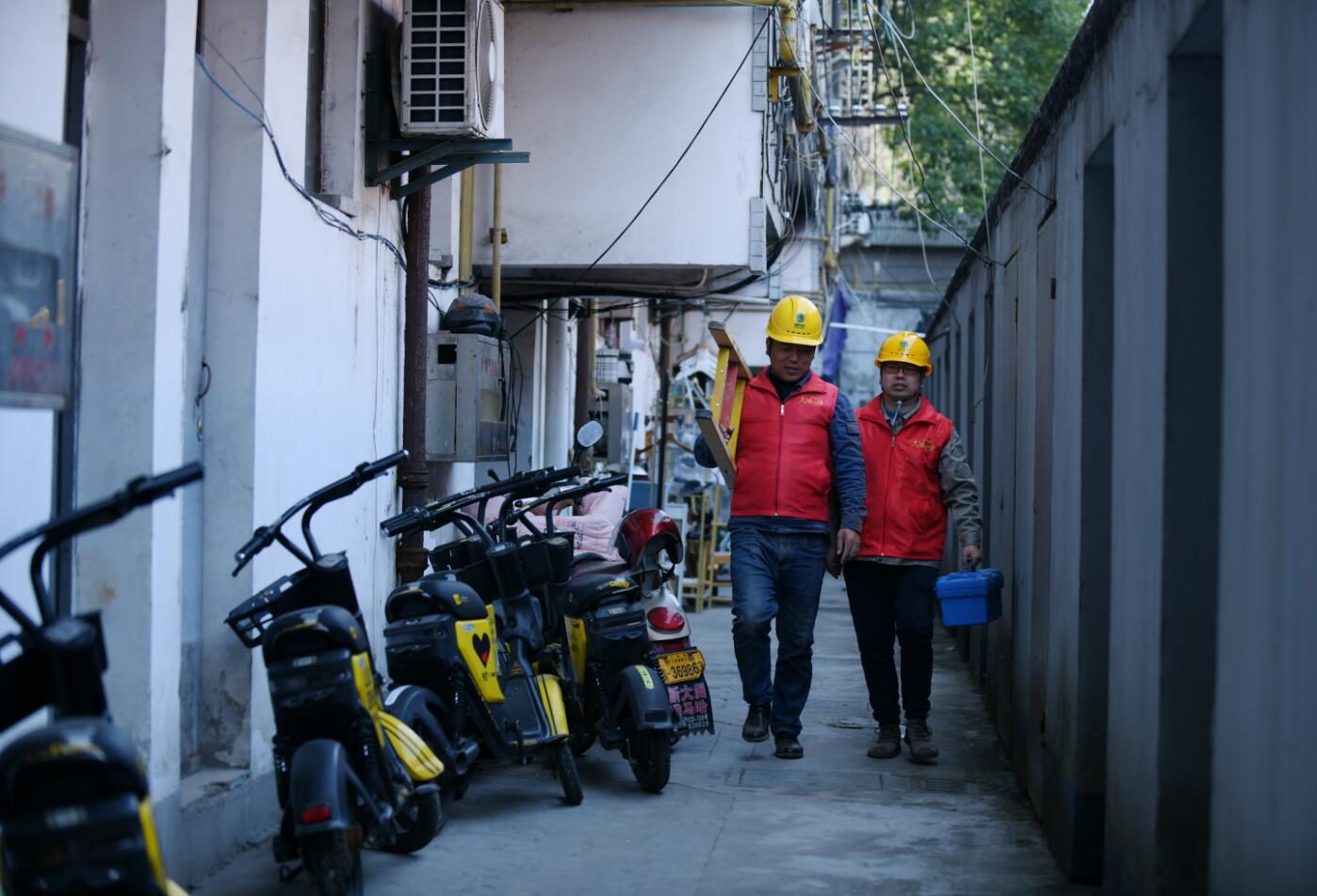 國網(wǎng)余姚市供電公司：“點亮黑樓道2.0”，借“光”照亮居民歸家路