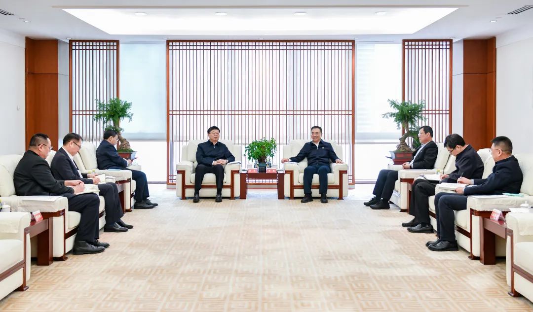 大唐集團有限公司黨組書記、董事長鄒磊會見吉林省委常委、省委秘書長李偉