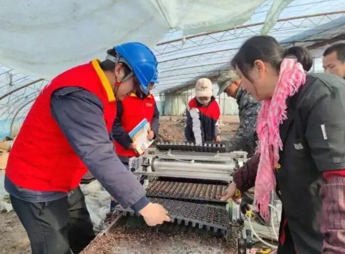 國網(wǎng)新疆電力公司貼心服務(wù)，為春耕春灌用電保駕護(hù)航