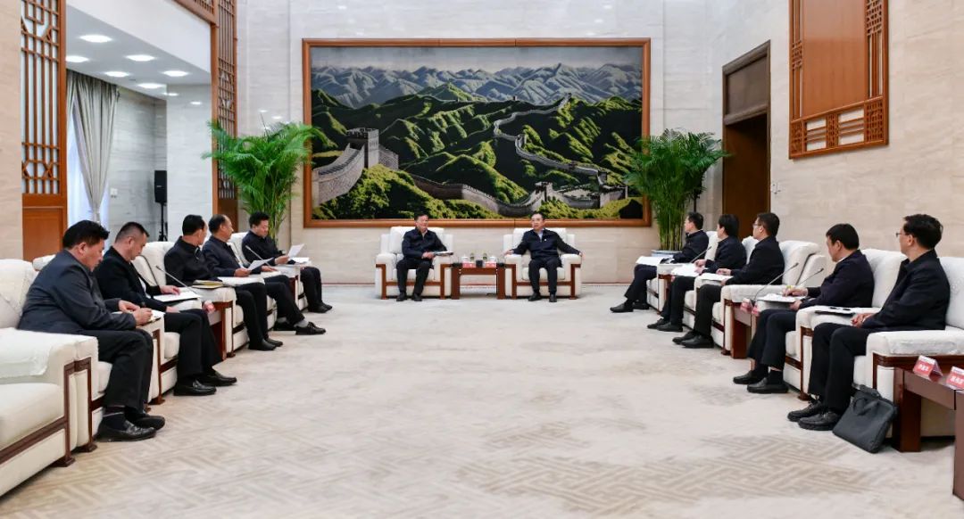 大唐集團黨組書記、董事長鄒磊與青海省海南州委書記呂剛、州長尕瑪朋措會談