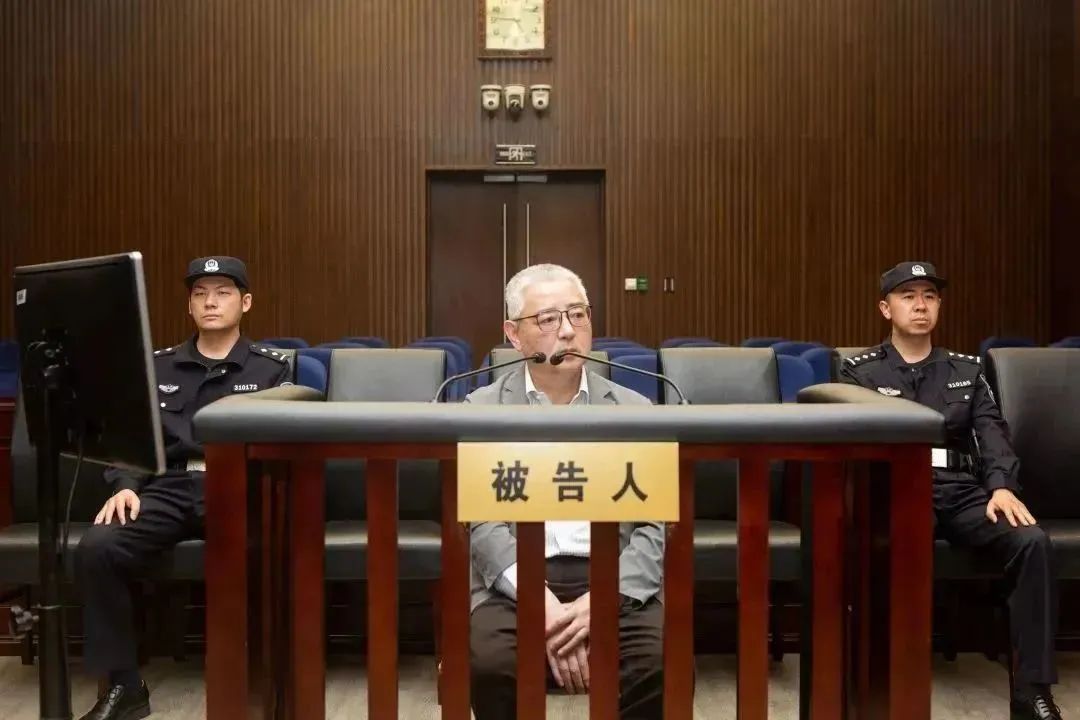 被控受賄1.56億，原上海電氣集團(tuán)股份有限公司總裁、董事長鄭建華受審