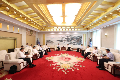 中國(guó)電建黨委副書記、總經(jīng)理王斌與山東省委常委、煙臺(tái)市委書記江成會(huì)談