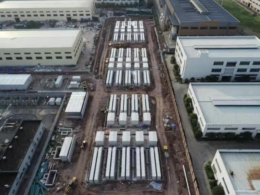 為度夏護航 銅梁淮遠(yuǎn)儲能電站電網(wǎng)側(cè)送電成功