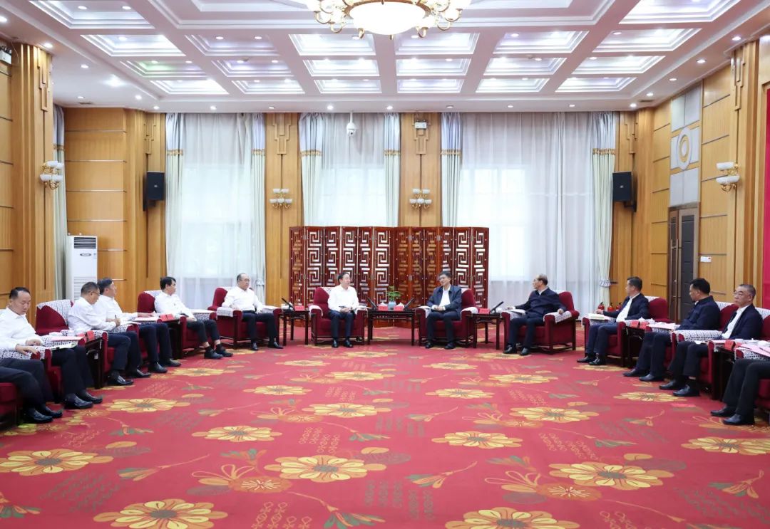 國家電網(wǎng)公司董事長、黨組書辛保安會見青海省委書記陳剛、省長吳曉軍、省政協(xié)主席公保扎西