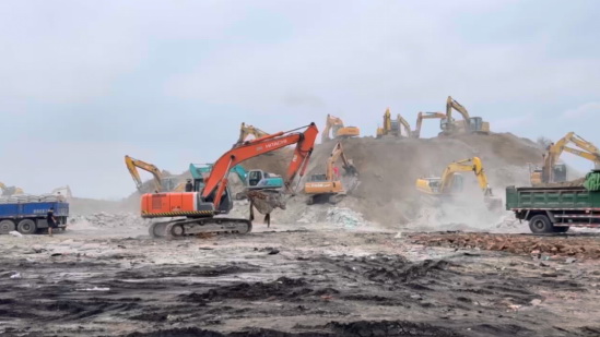 【防汛救災(zāi) 央企行動】爭分奪秒加固堤壩，中建集團馳援天津防汛抗洪一線