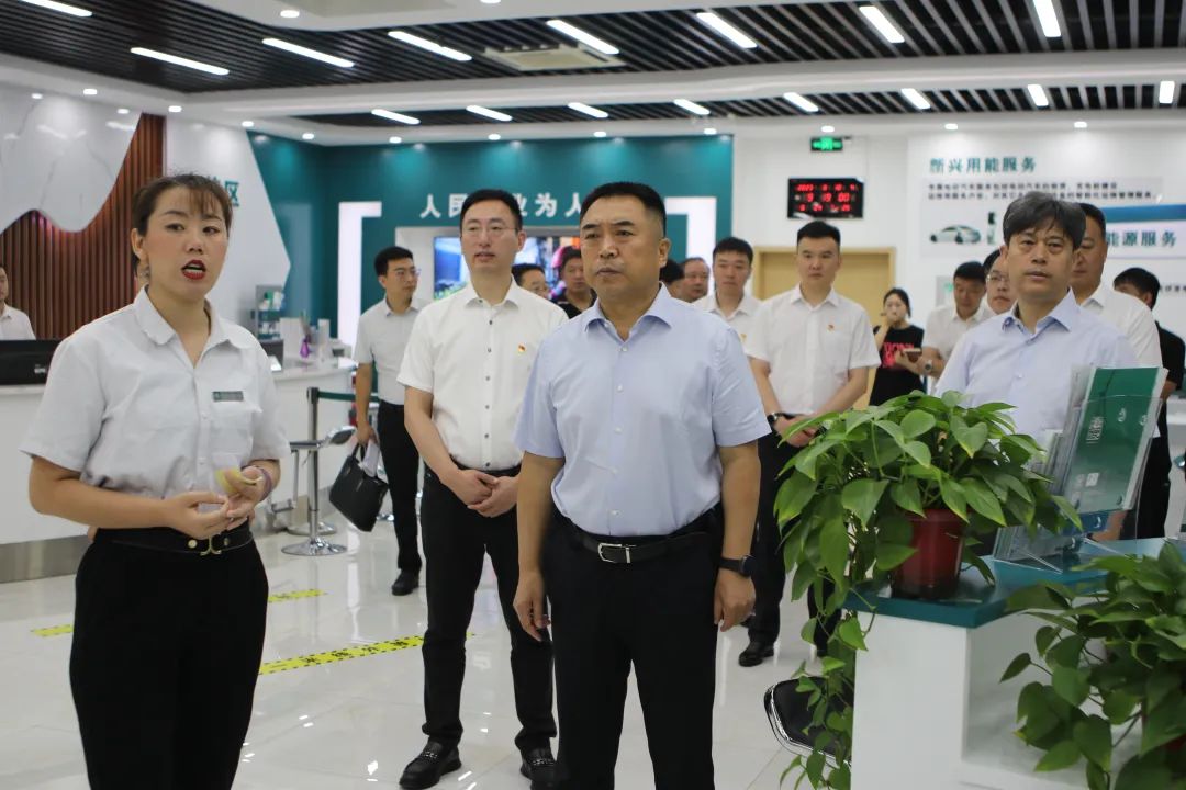 香河縣委書記梁寶杰、縣長(zhǎng)李海濱調(diào)研國(guó)網(wǎng)香河縣供電公司重點(diǎn)工作