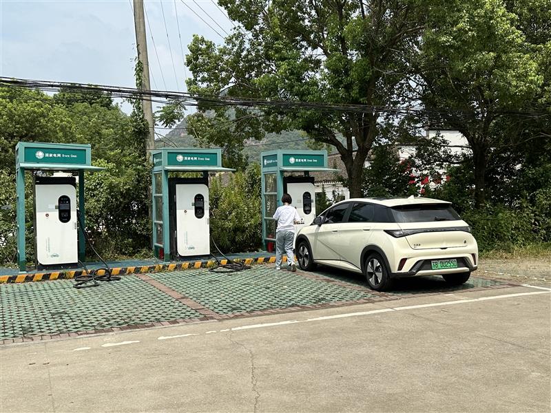 各類政策支持新能源汽車和充電樁下鄉(xiāng)，但村里真的需要這么多充電樁嗎?