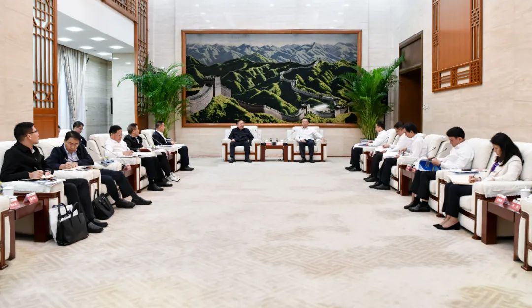 大唐集團(tuán)有限公司黨組書記、董事長鄒磊與廣西壯族自治區(qū)國資委黨委書記秦如培會談
