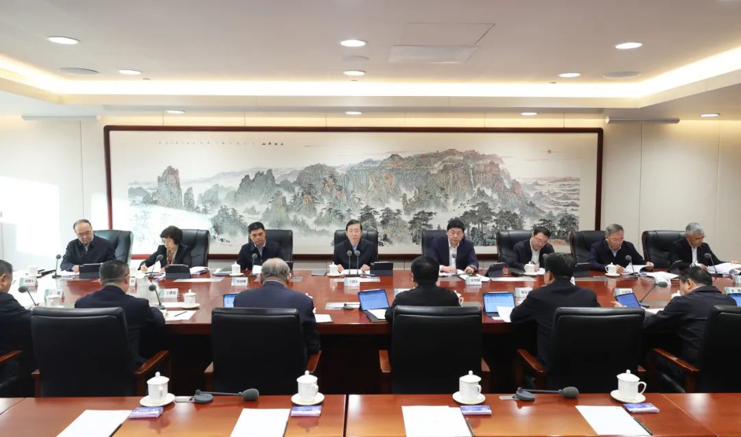 國家電網(wǎng)公司領(lǐng)導(dǎo)班子和專職助理、總師、副總師2024年調(diào)研座談會(huì)召開