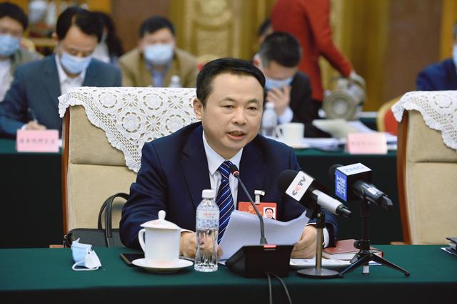 【兩會(huì)好聲音】全國(guó)人大代表、天能控股董事長(zhǎng)張?zhí)烊危和苿?dòng)《可再生能源法》修訂，保障國(guó)家能源安全