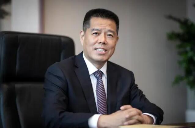 加快推動傳統(tǒng)煤炭企業(yè)向新能源企業(yè)轉(zhuǎn)型發(fā)展——訪全國人大代表，山東能源集團黨委書記、董事長 李偉