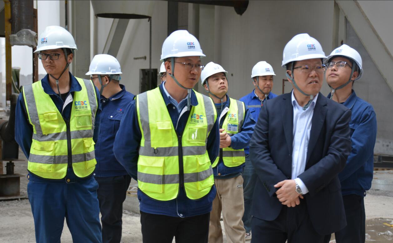 中國能建建筑集團黨委副書記、總經(jīng)理羅耕能到正寧百萬項目指導(dǎo)調(diào)研