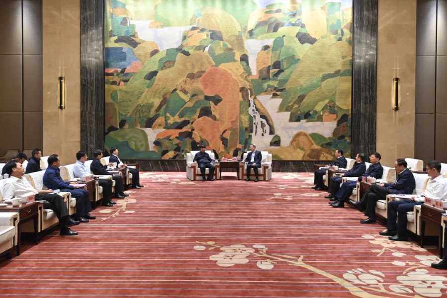 武漢市委書記郭元強(qiáng)、市長(zhǎng)程用文會(huì)見(jiàn)三峽集團(tuán)董事長(zhǎng)劉偉平一行