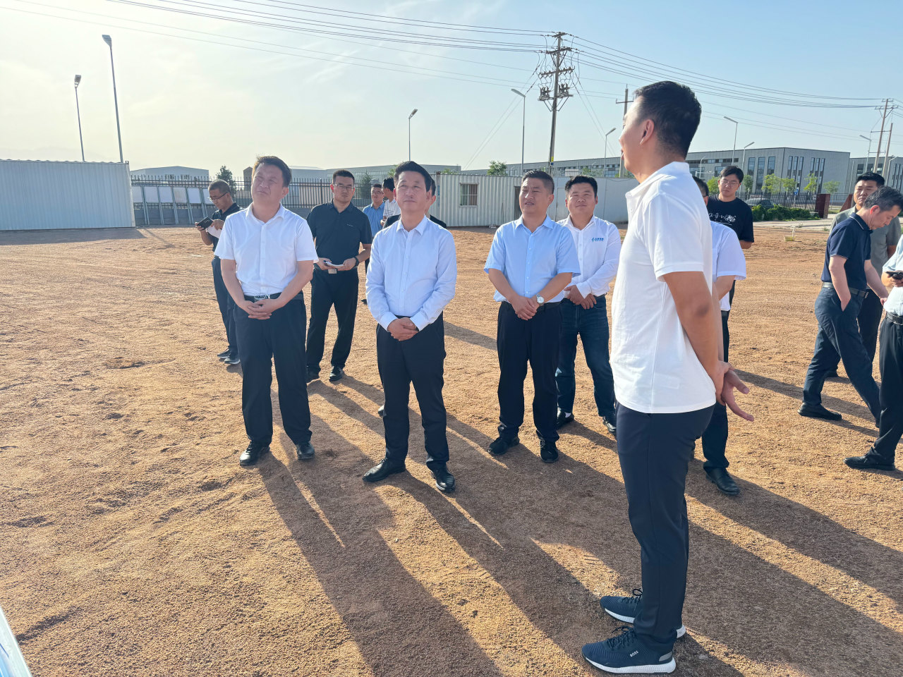 金昌市委副書記，市政府黨組書記王琳璽調(diào)研金昌致信儲(chǔ)能生產(chǎn)基地
