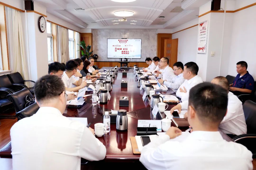 中國電氣裝備黨委書記、董事長李洪鳳到寶雞駐地企業(yè)調(diào)研