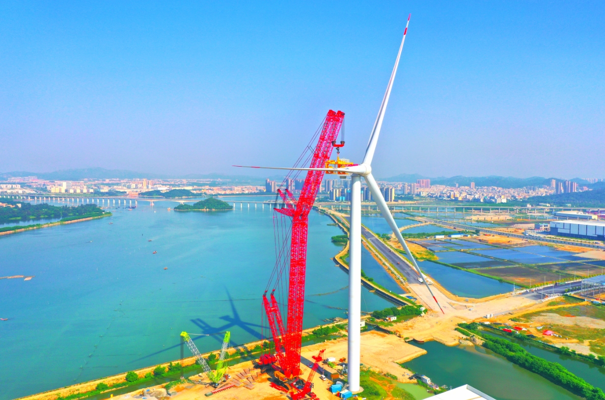 全球首臺18兆瓦-20兆瓦風(fēng)儲荷網(wǎng)一體型海上風(fēng)電機組吊裝