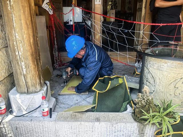 貴陽花溪供電局電力改造進古鎮(zhèn) 筑牢用電“安全網”