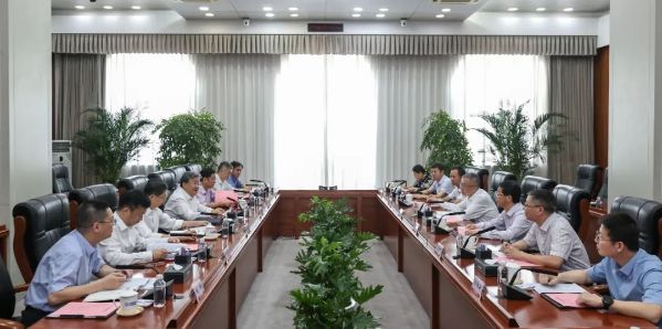 中核集團黨組書記、董事長余劍鋒會見山東大學黨委書記任友群一行