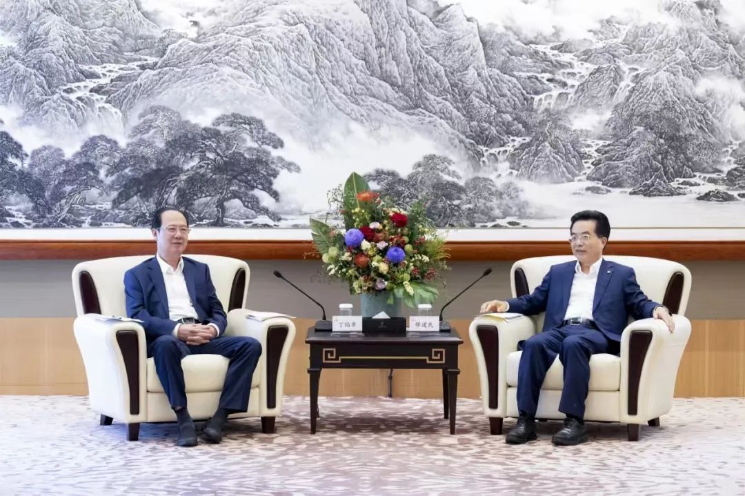 中國電建黨委書記、董事長丁焰章赴香港開展系列商務(wù)活動并調(diào)研駐港項(xiàng)目