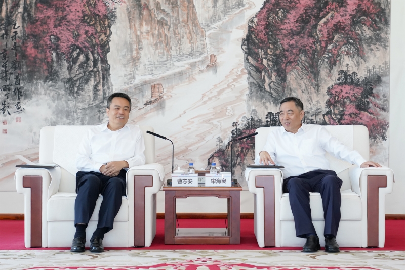 中國能建黨委書記、董事長宋海良與哈電集團(tuán)黨委書記、董事長曹志安會談