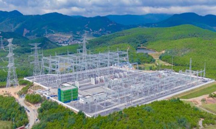云南首個500千伏調(diào)控一體化變電站投運(yùn)