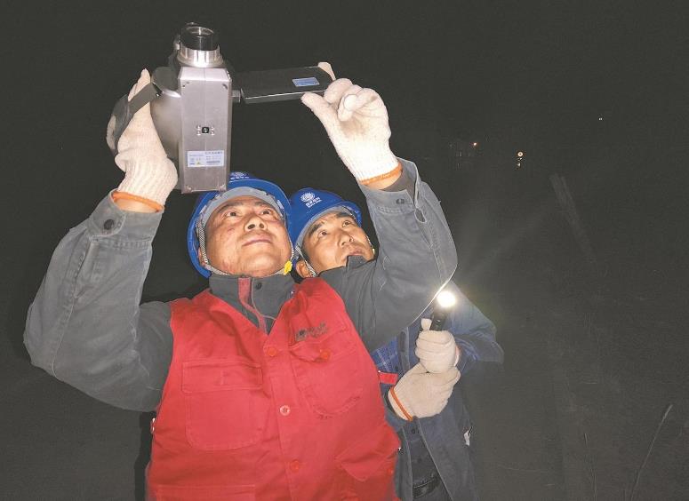 青海貴南縣：零下15攝氏度，冬夜巡檢保供電