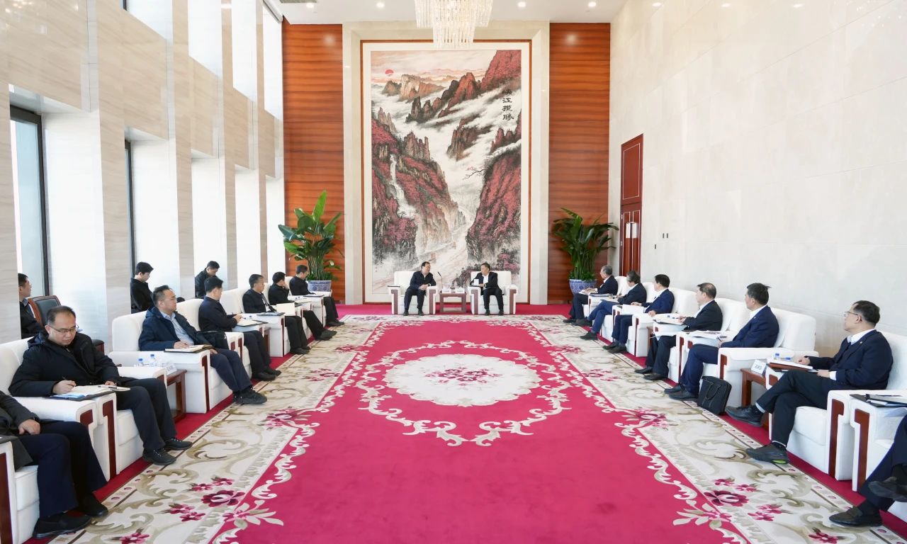 中國能建董事長宋海良、總經(jīng)理倪真與中國南水北調(diào)集團(tuán)董事長汪安南、總經(jīng)理孫志禹會談