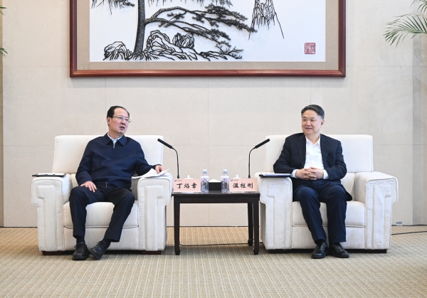 丁焰章與中國華能董事長、黨組書記溫樞剛會(huì)談