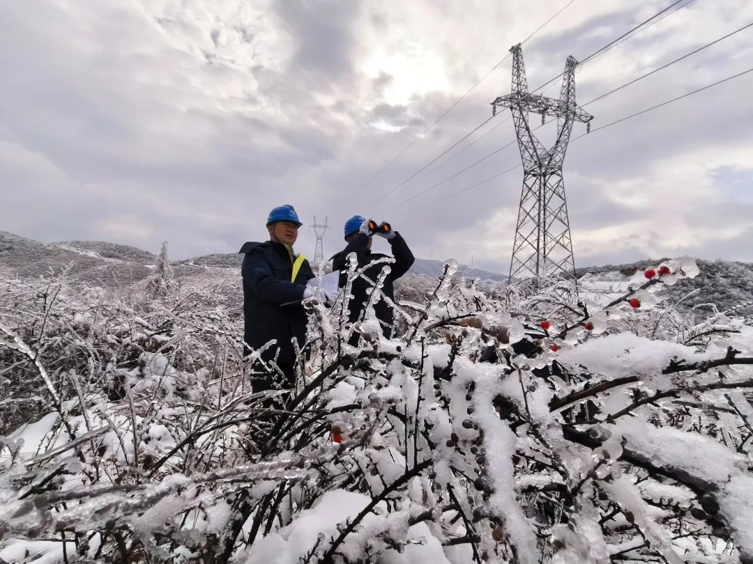 南方電網(wǎng)科技抗冰 讓冰雪“看得見、除得掉、防得住”