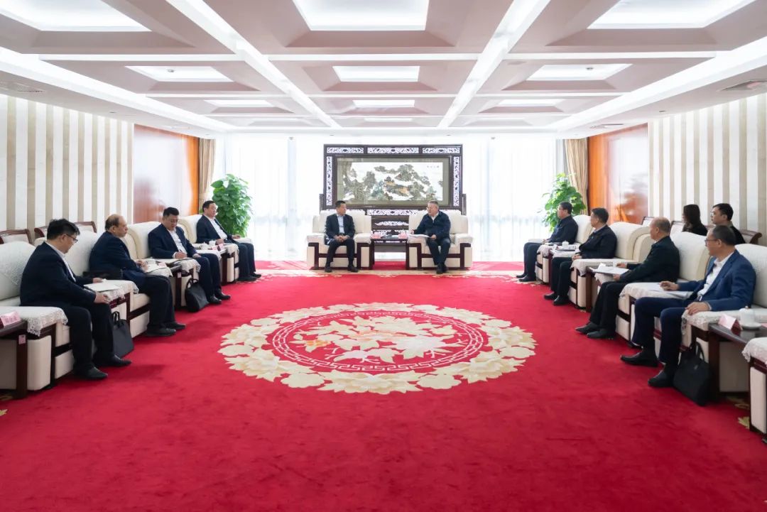 中國華電總經理葉向東與山東能源集團黨委書記、董事長李偉舉行會談