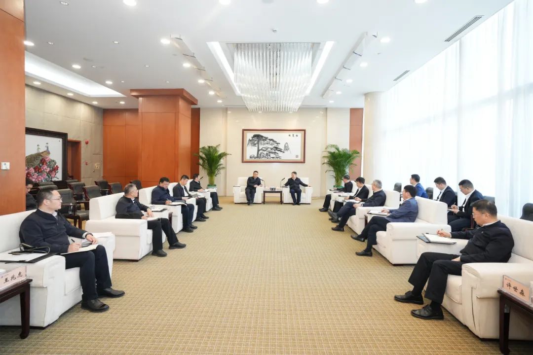 華能集團(tuán)董事長溫樞剛、總經(jīng)理張文峰會(huì)見哈電集團(tuán)董事長曹志安、總經(jīng)理黃偉