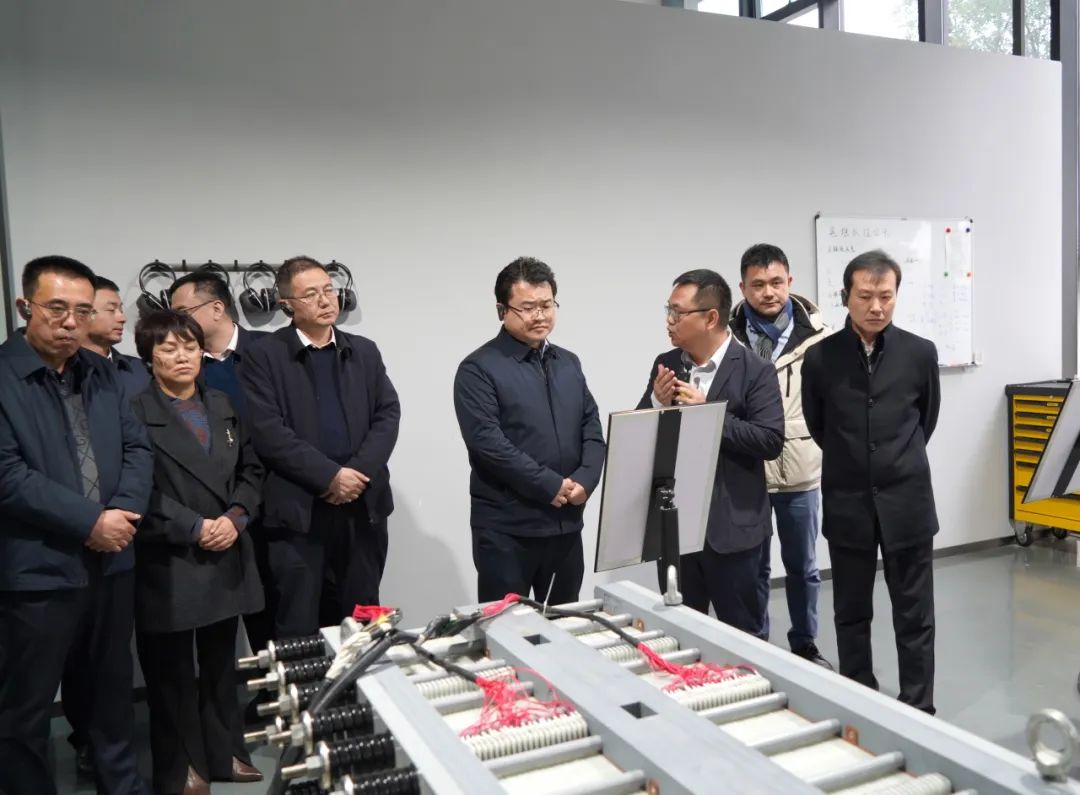 慶陽市委常委、西峰區(qū)委書記孔衛(wèi)濤一行考察寰泰儲能