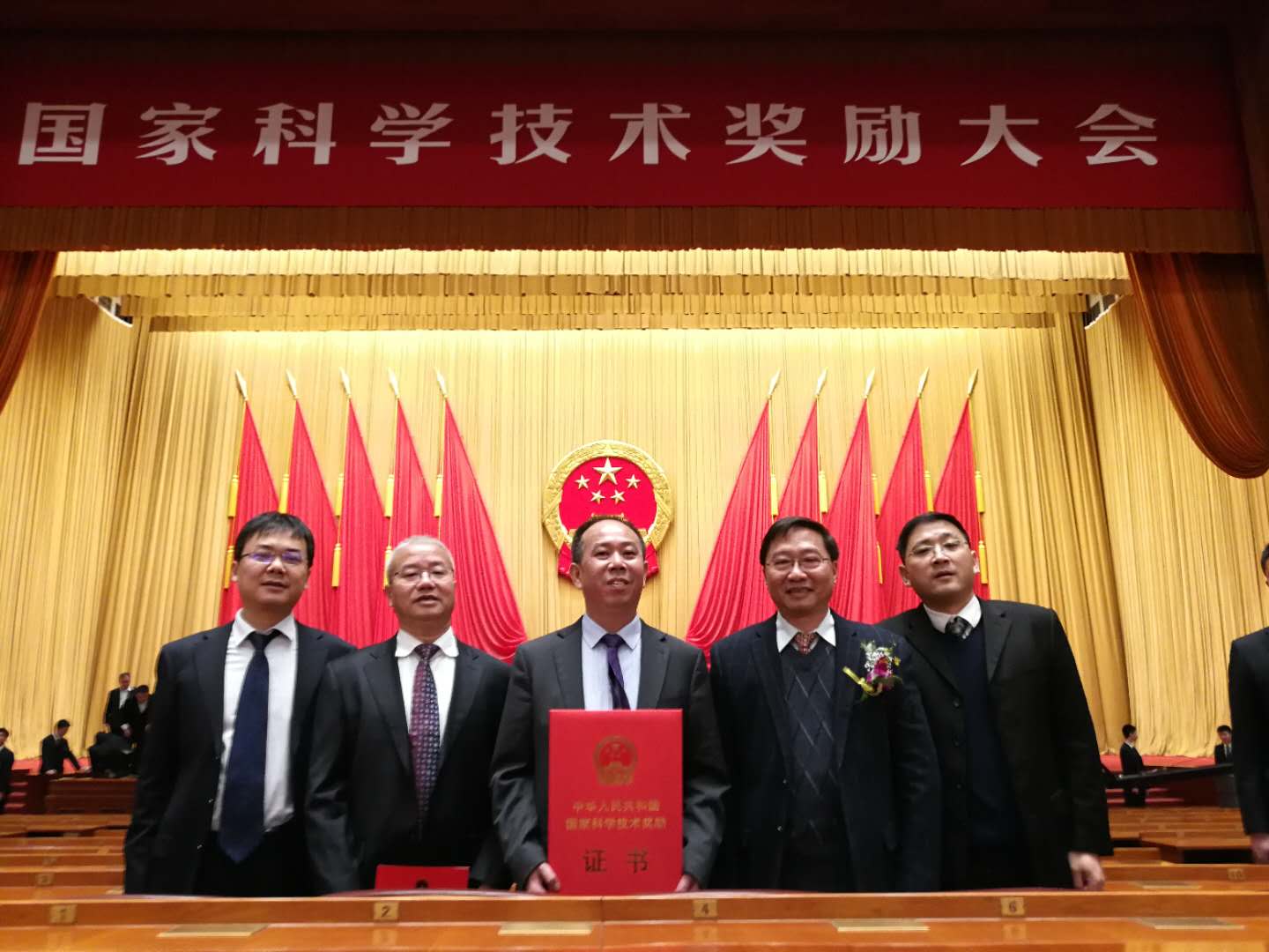 突破關(guān)鍵技術(shù)，打破國(guó)際壟斷